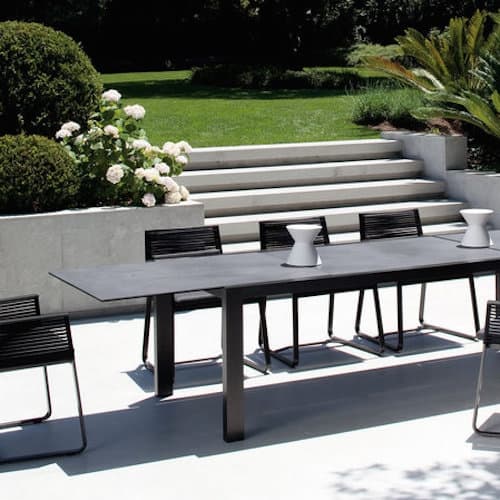 Landscape dining table van Kettal: Exclusieve buitenmeubelen